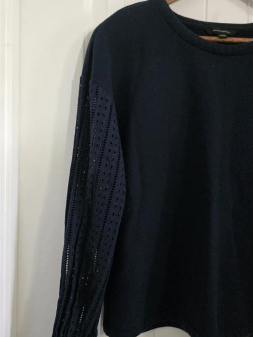 Banana Republic Navy Cotton Eyelet Lace Sleeve Top Blouse Size Medium - Picture 6 of 10